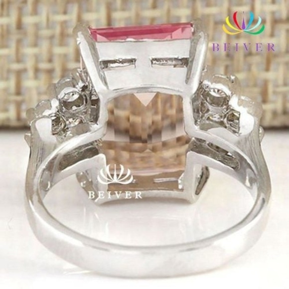 Lusciously pink cocktail ring, lrg stone size 9 - Picture 2 of 3